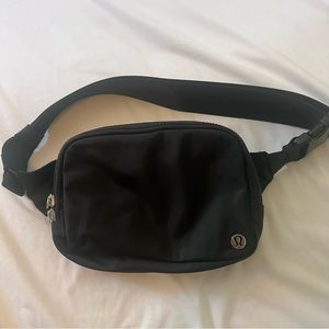 Lululemon 2L Belt Bag